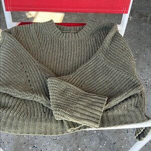 American Eagle Outfitters Green Crewneck Sweater Chunky Knit
